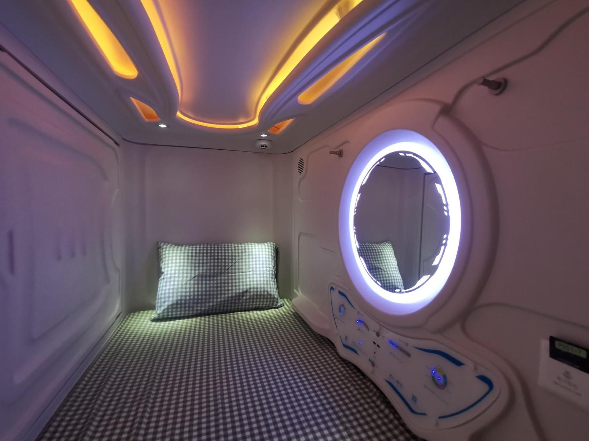 橙舍太空艙 Tw Capsule Hostel Taipei Exterior foto