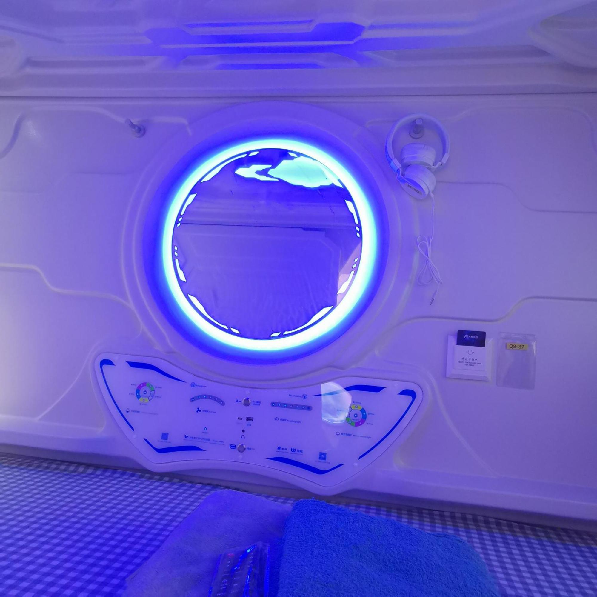 橙舍太空艙 Tw Capsule Hostel Taipei Exterior foto